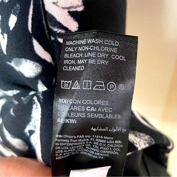 NWT White House Black Market Black White Floral Twist Neck Halter Top Sz L - Picture 5 of 7